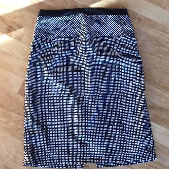 Express Dresses & Skirts - Express pencil skirt with side zipper